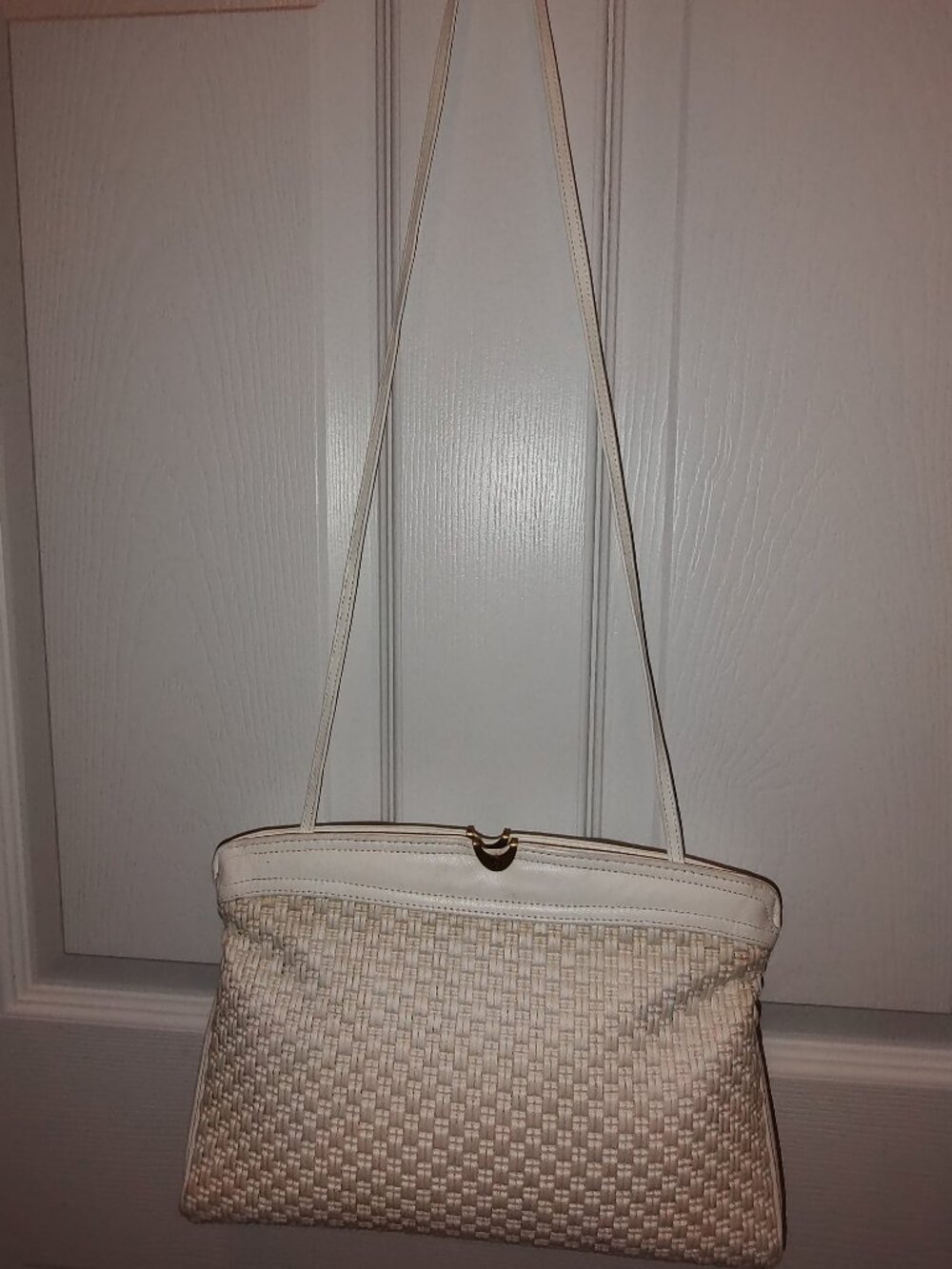 ETIENNE AIGNER CREAM WHITE STRAW CROSSBODY BAG 12x7x1 1/2 SPRING CLOSE MIRROR